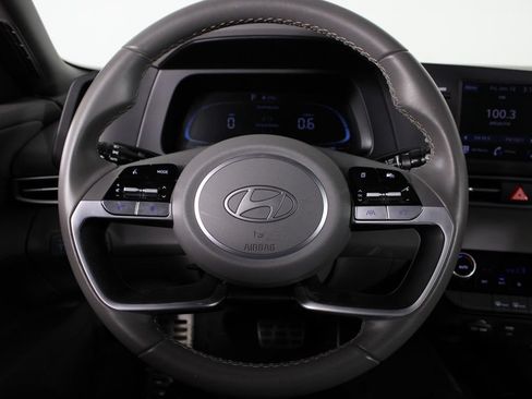 Certified 2025 Hyundai Elantra Sport FWD image 10