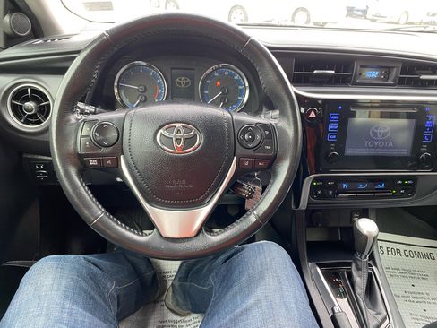 Used 2017 Toyota Corolla SE image 10