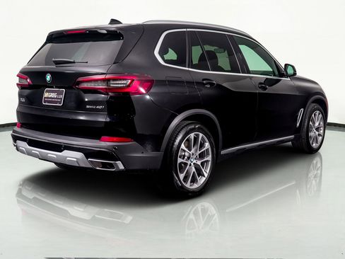 Used 2023 BMW X5 sDrive40i w/ Parking Assistance Package image 11