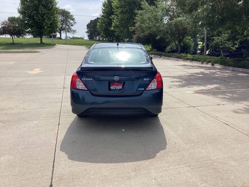 Used 2015 Nissan Versa SV FWD image 4