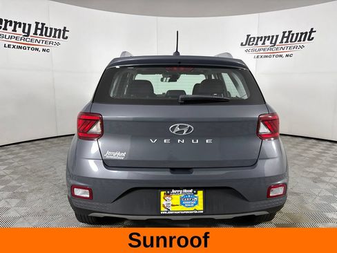Used 2025 Hyundai Venue SEL FWD image 7