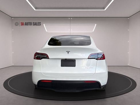 Used 2021 Tesla Model Y Long Range image 4