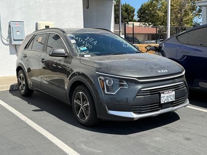 Used 2025 Kia Niro EX