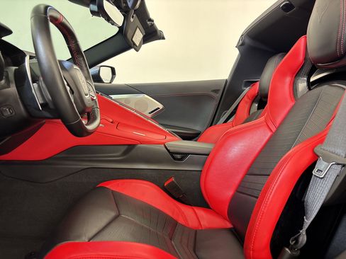 Used 2021 Chevrolet Corvette Stingray Preferred Cpe w/ Z51 Performance Package image 5