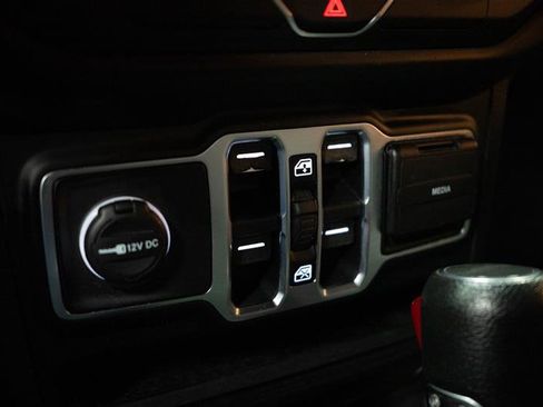 Used 2020 Jeep Gladiator Sport w/ Quick Order Package 24S image 19