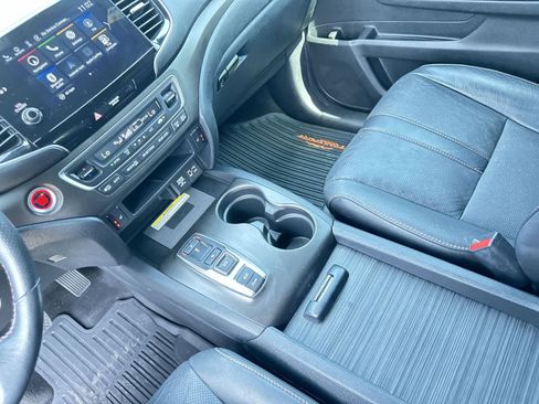 Used 2022 Honda Pilot TrailSport image 18