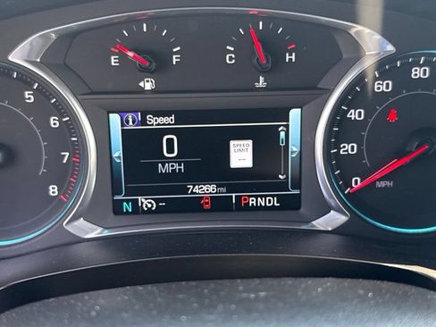 Used 2019 Chevrolet Traverse LT w/ LT Premium Package AWD/4WD image 11