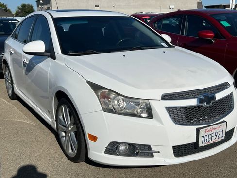 Used 2014 Chevrolet Cruze LTZ w/ RS Package FWD image 3