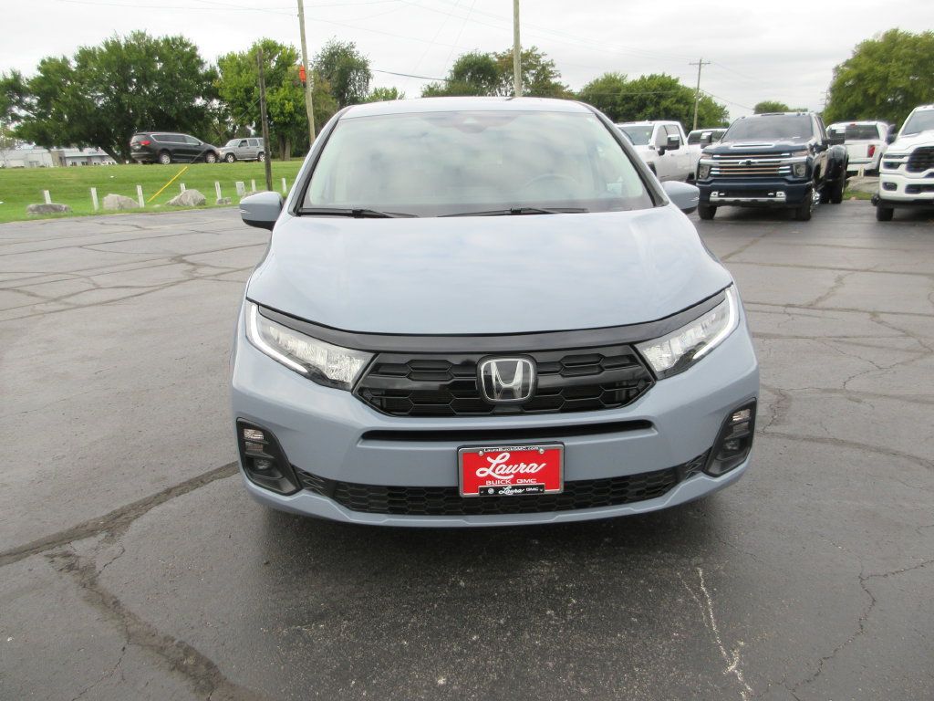Used 2025 Honda Odyssey Touring image 13