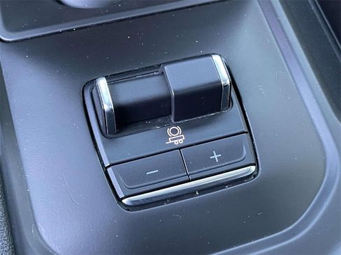 Used 2024 GMC Sierra 1500 AT4 w/ Technology Package image 28