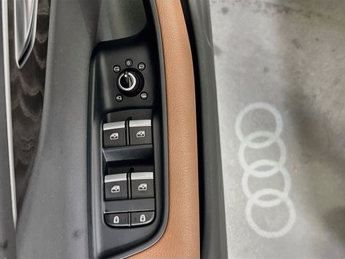 Used 2021 Audi Q7 3.0T Premium AWD/4WD image 18