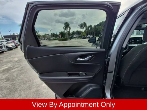 Used 2025 Chevrolet Blazer LT FWD image 27