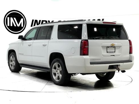Used 2018 Chevrolet Suburban LT image 6