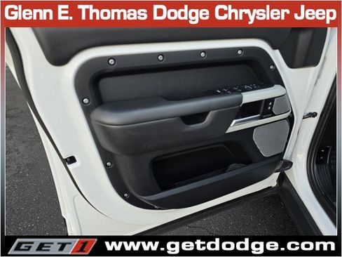 Used 2024 Land Rover Defender 130 X-Dynamic SE image 24