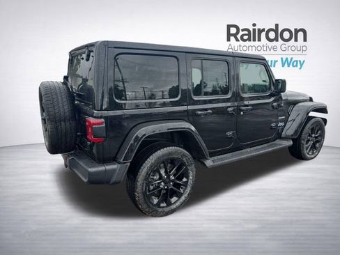Used 2023 Jeep Wrangler Unlimited Sahara w/ Cold Weather Group AWD/4WD image 7