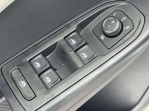 New 2026 Volkswagen Taos SE AWD/4WD image 19