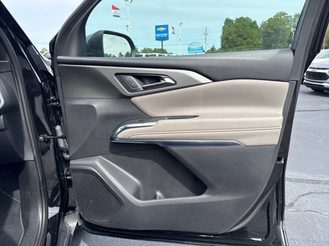 Used 2026 Chevrolet Traverse LT w/ Driver Confidence Package FWD image 12