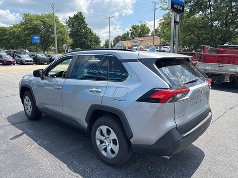 Used 2021 Toyota RAV4 LE w/ Carpet Mat Package (TMS) FWD image 4