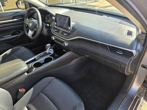 Used 2021 Nissan Altima 2.5 SV FWD image 17