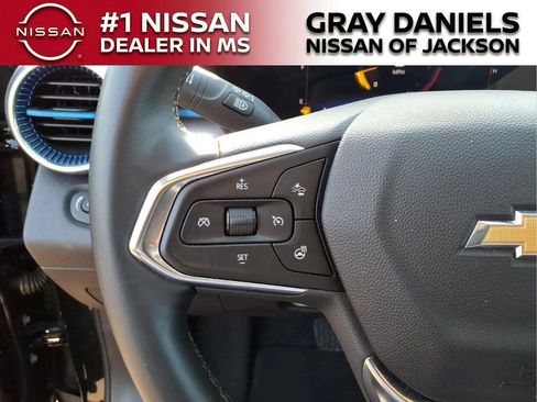 Used 2025 Chevrolet Trax LT w/ LT Convenience Package FWD image 13