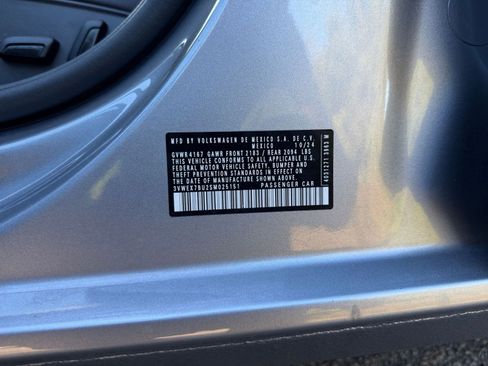 Used 2025 Volkswagen Jetta SE image 23