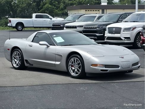 Used 2004 Chevrolet Corvette Z06 w/ Memory Package RWD image 5
