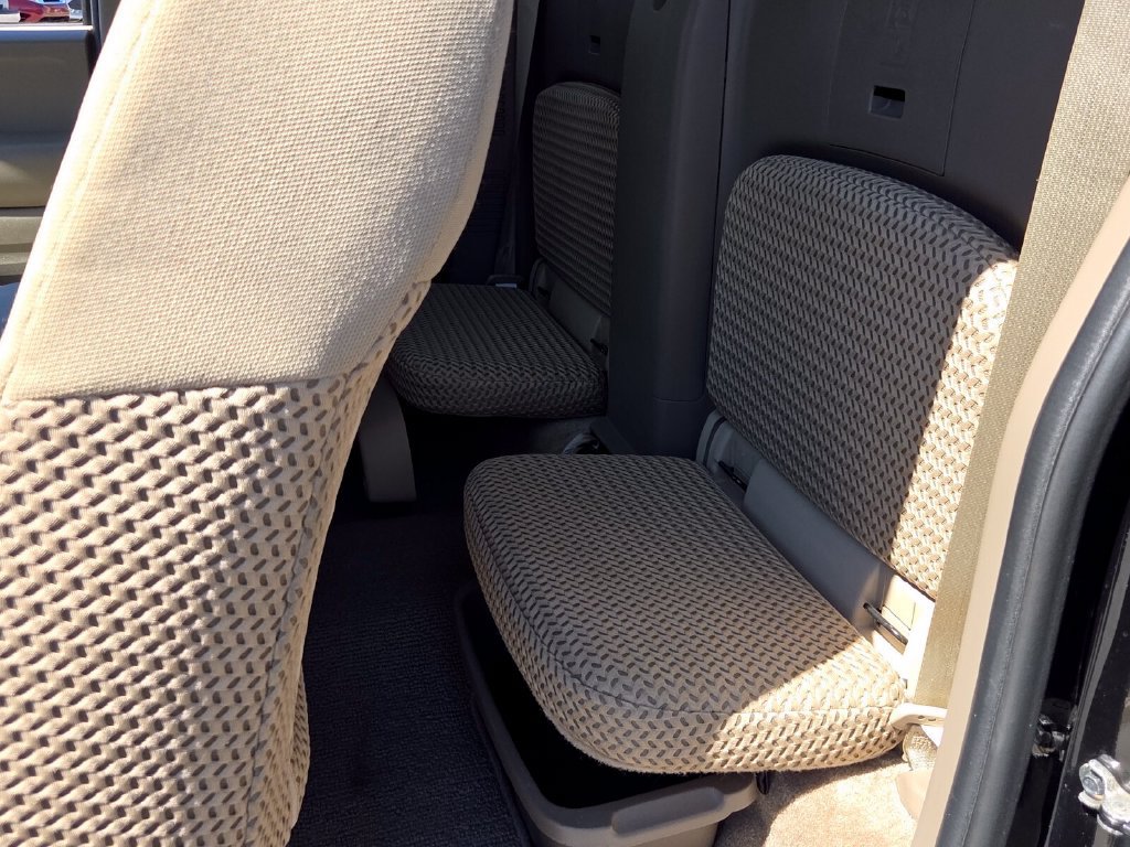 Used 2017 Nissan Frontier SV RWD image 6