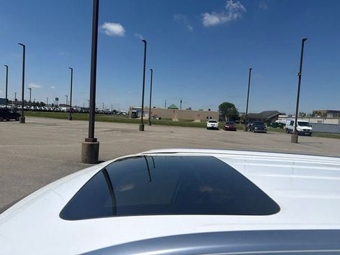 Used 2025 Kia Telluride EX w/ EX Captain's Chair Package FWD image 4