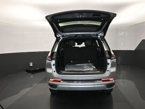 Used 2024 Jeep Grand Cherokee L Overland image 34