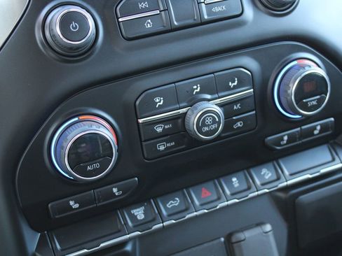 Used 2023 Chevrolet Silverado 2500 LT w/ Convenience Package image 22