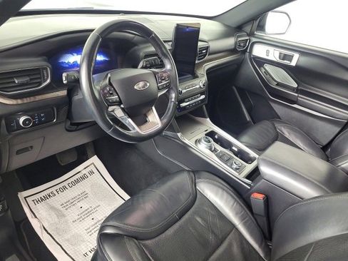 Used 2020 Ford Explorer Platinum w/ Premium Technology Package image 15