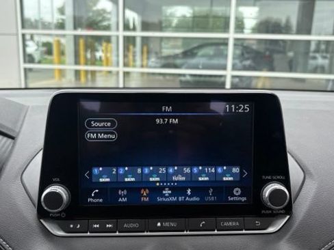 Used 2025 Nissan Sentra SV FWD image 16