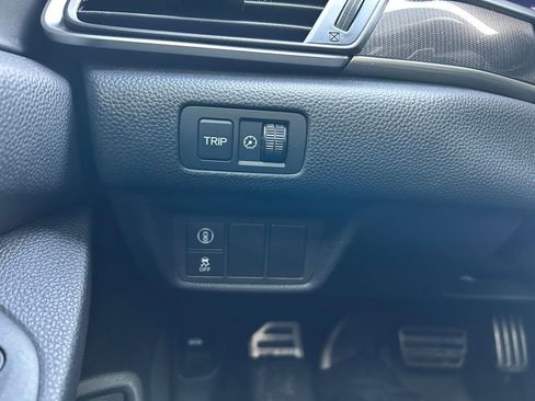 Used 2018 Honda Accord Sport image 19