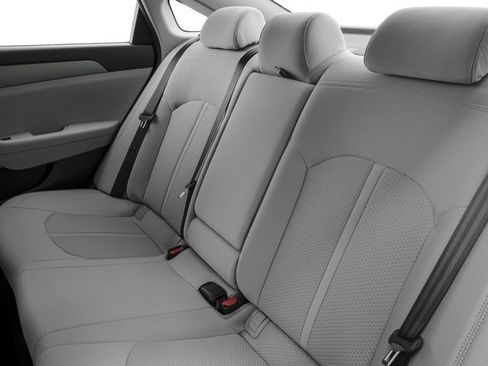 Used 2016 Hyundai Sonata SE FWD image 16