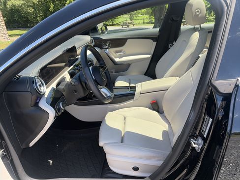 Used 2025 Mercedes-Benz CLA 250 4MATIC image 16