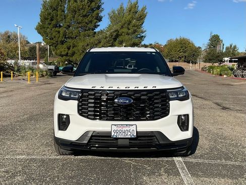 Certified 2025 Ford Explorer ST-Line w/ Premium Package image 9