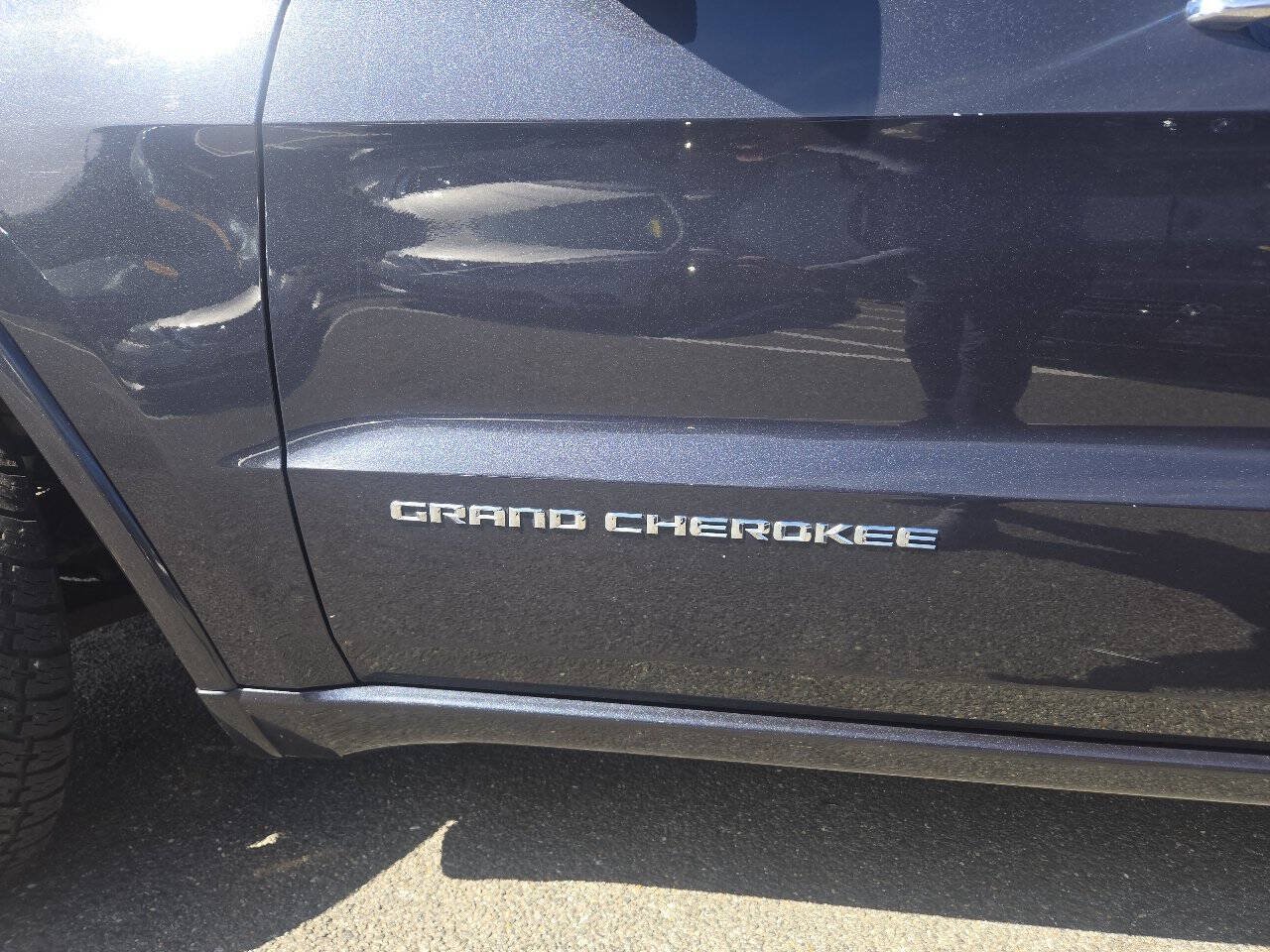 Used 2014 Jeep Grand Cherokee Overland w/ Advanced Technology Group AWD/4WD image 11