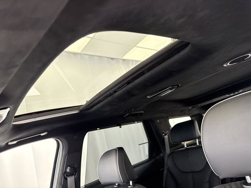 Used 2025 Hyundai Palisade Calligraphy image 12