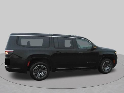 Used 2024 Jeep Wagoneer L Series II w/ Flexible Seating Group AWD/4WD image 9
