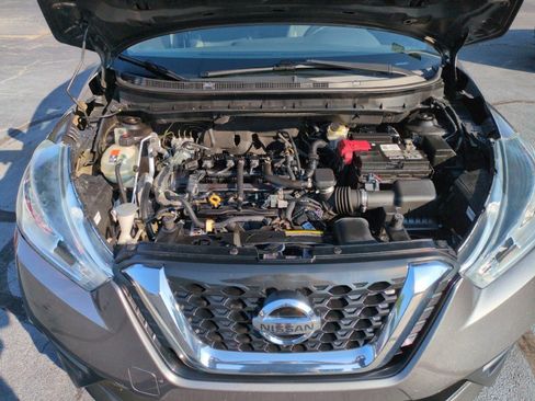 Used 2018 Nissan Kicks SV FWD image 26