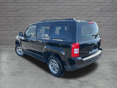 Used 2017 Jeep Patriot Sport w/ Power Value Group FWD image 6