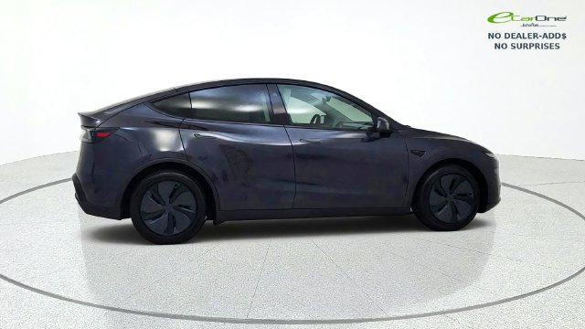 Used 2026 Tesla Model Y 2WD image 9