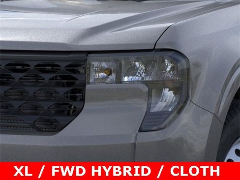 New 2025 Ford Maverick XL image 19