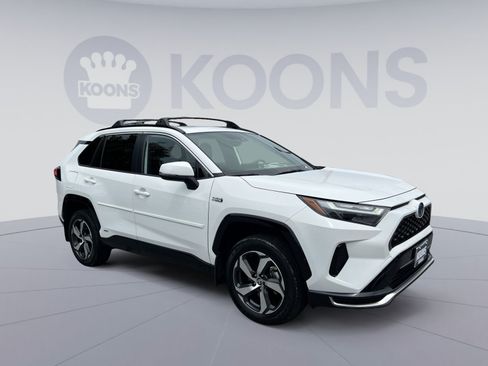 Used 2024 Toyota RAV4 SE w/ Weather & Moonroof Package AWD/4WD image 10