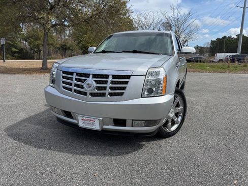 Used 2012 Cadillac Escalade Luxury image 27