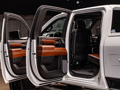 Used 2024 GMC Sierra 2500 Denali Ultimate image 31