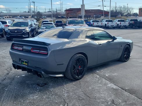 Used 2017 Dodge Challenger SRT Hellcat image 4