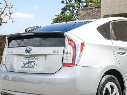 Used 2014 Toyota Prius Two image 6