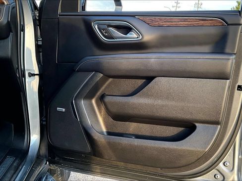Used 2021 Chevrolet Tahoe Premier AWD/4WD image 19