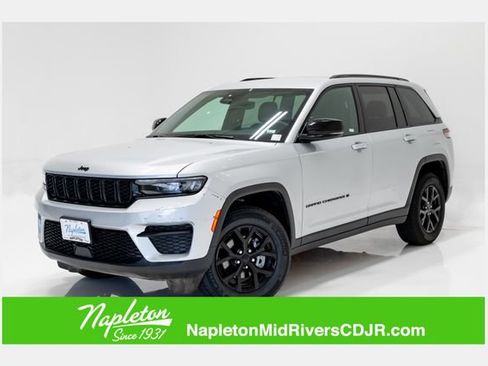 Certified 2024 Jeep Grand Cherokee Altitude AWD/4WD image 1